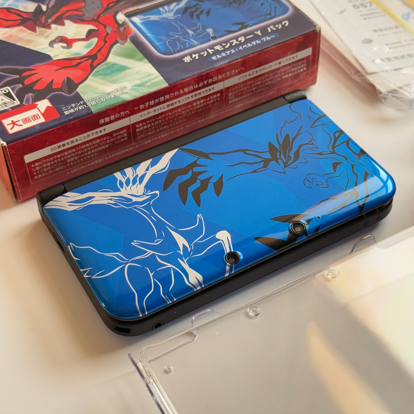 Nintendo 3DS XL Pokémon X and Y special edition