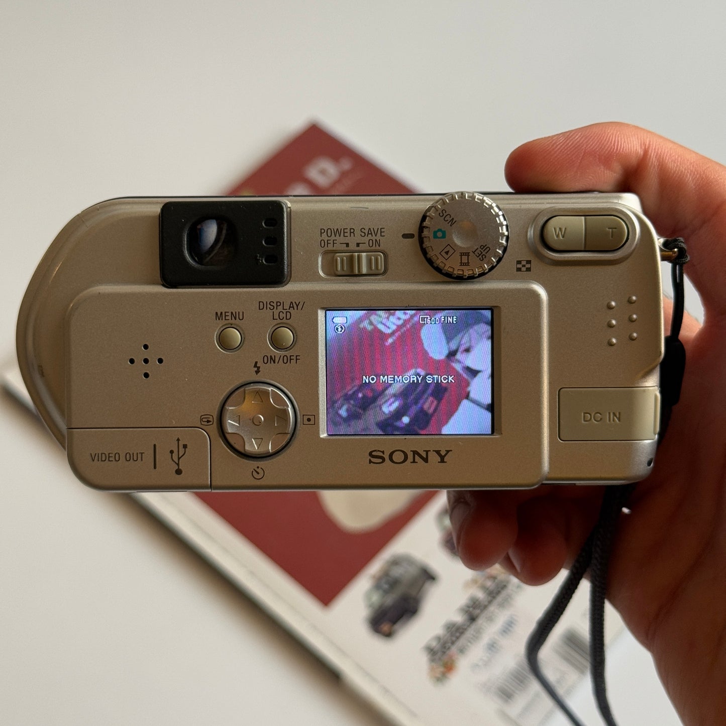 Sony DSC-P51 Digital camera
