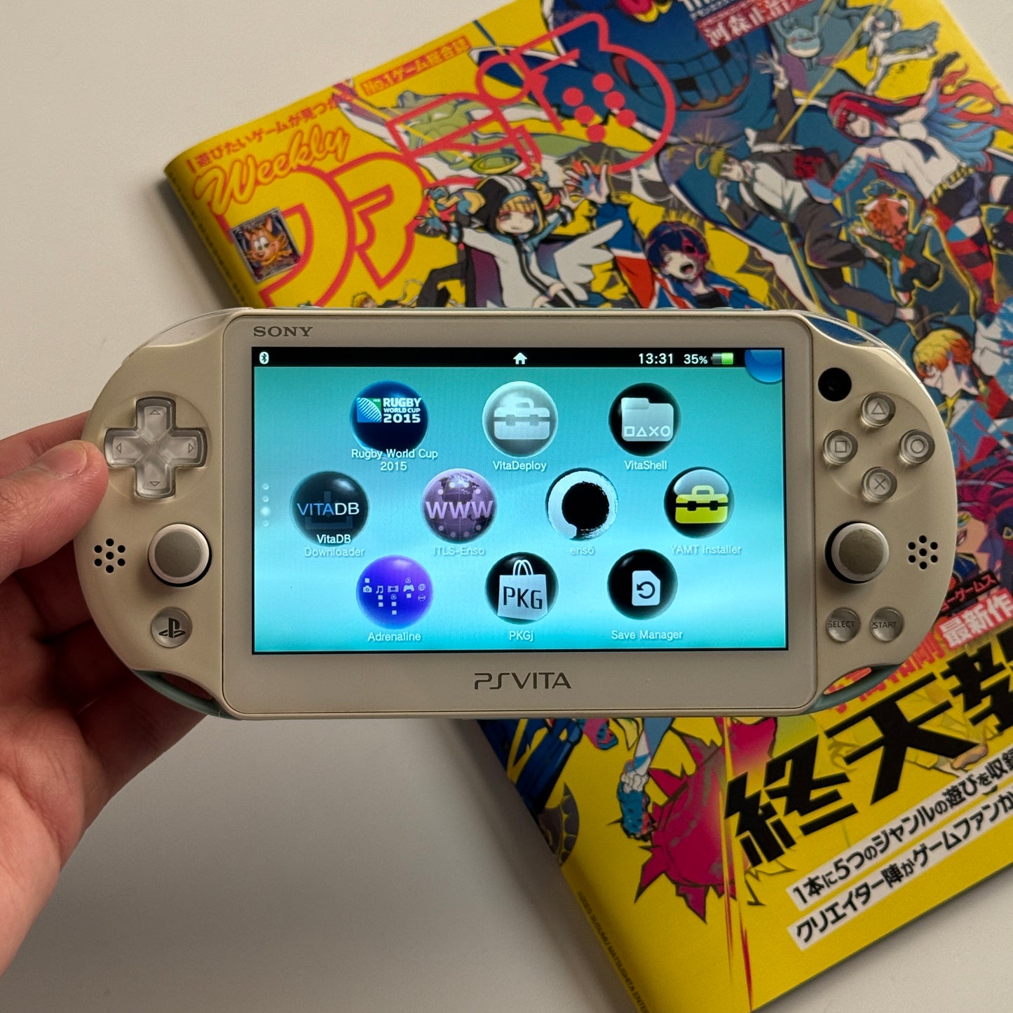 PS vita 2000 (slim) (blue+white)