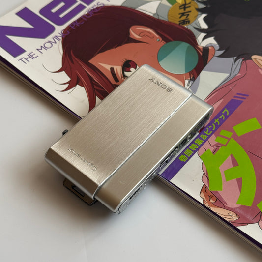 Sony cybershot DSC-T900