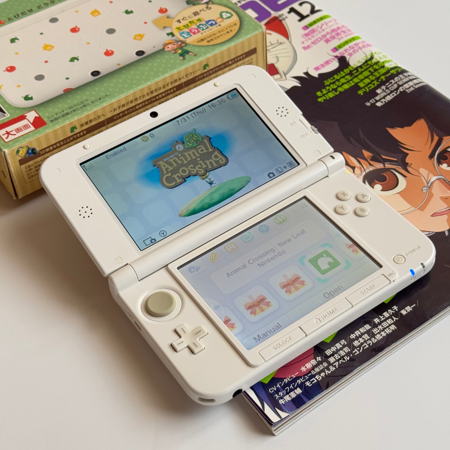 Nintendo 3DS XL Animal Crossing edition