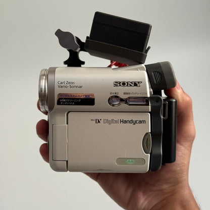 Tapeless Sony Handycam DCR-TRV22