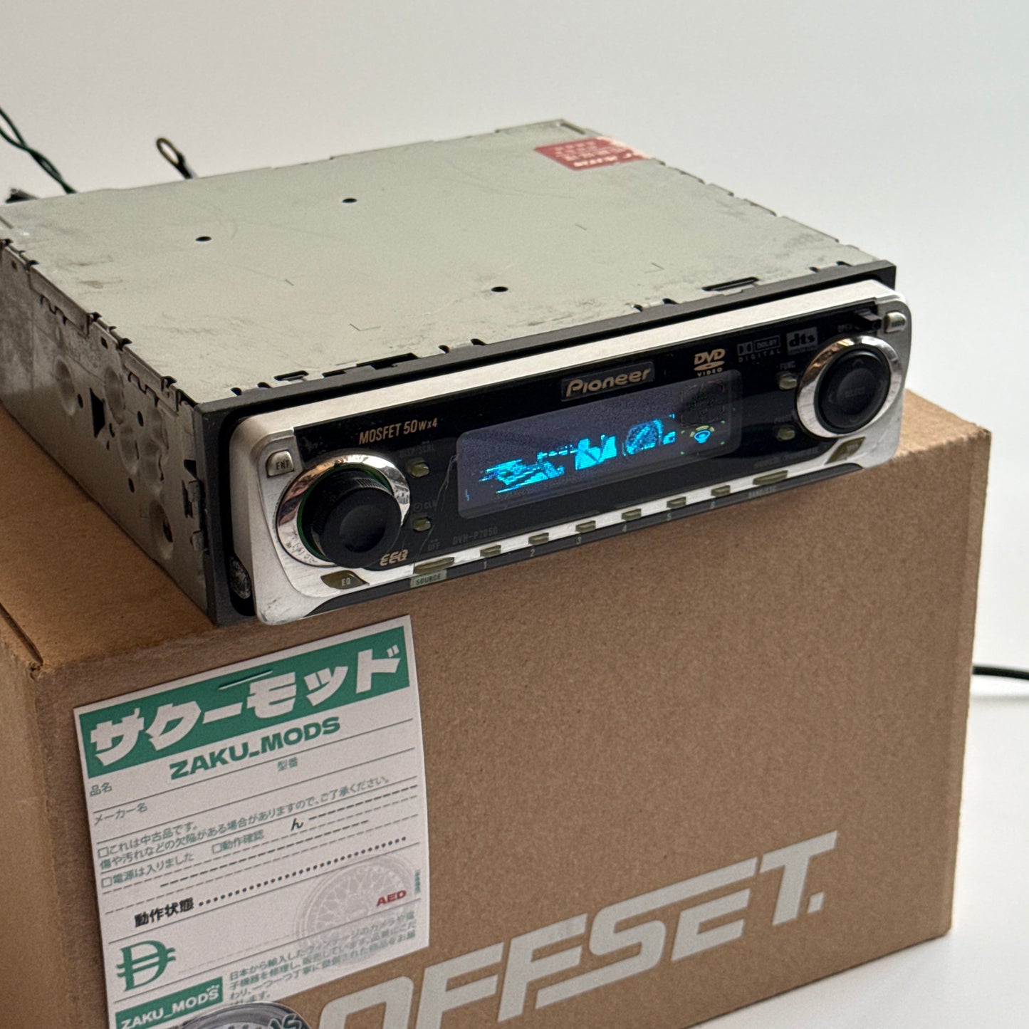 Pioneer Carrozzeria DVH-P7050 car radio