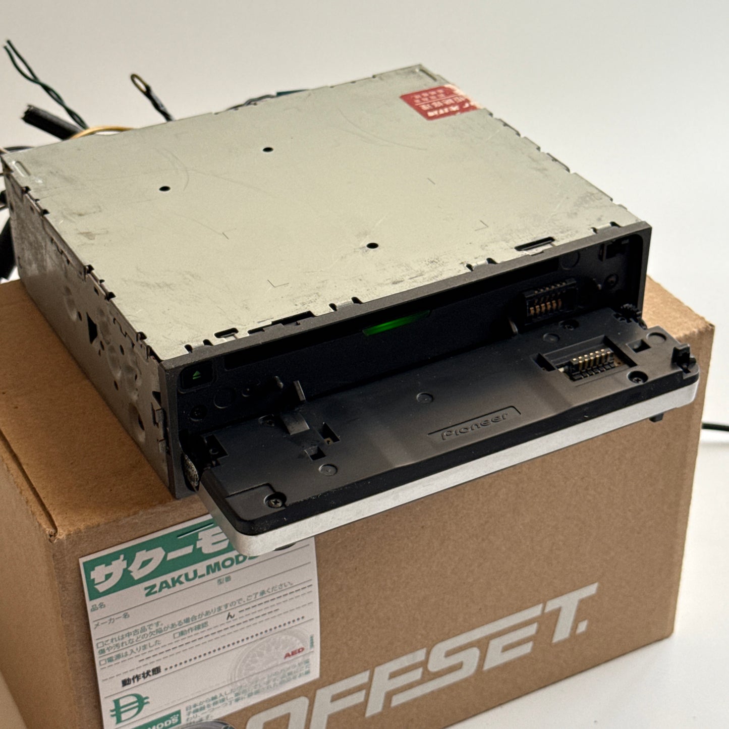 Pioneer Carrozzeria DVH-P7050 car radio