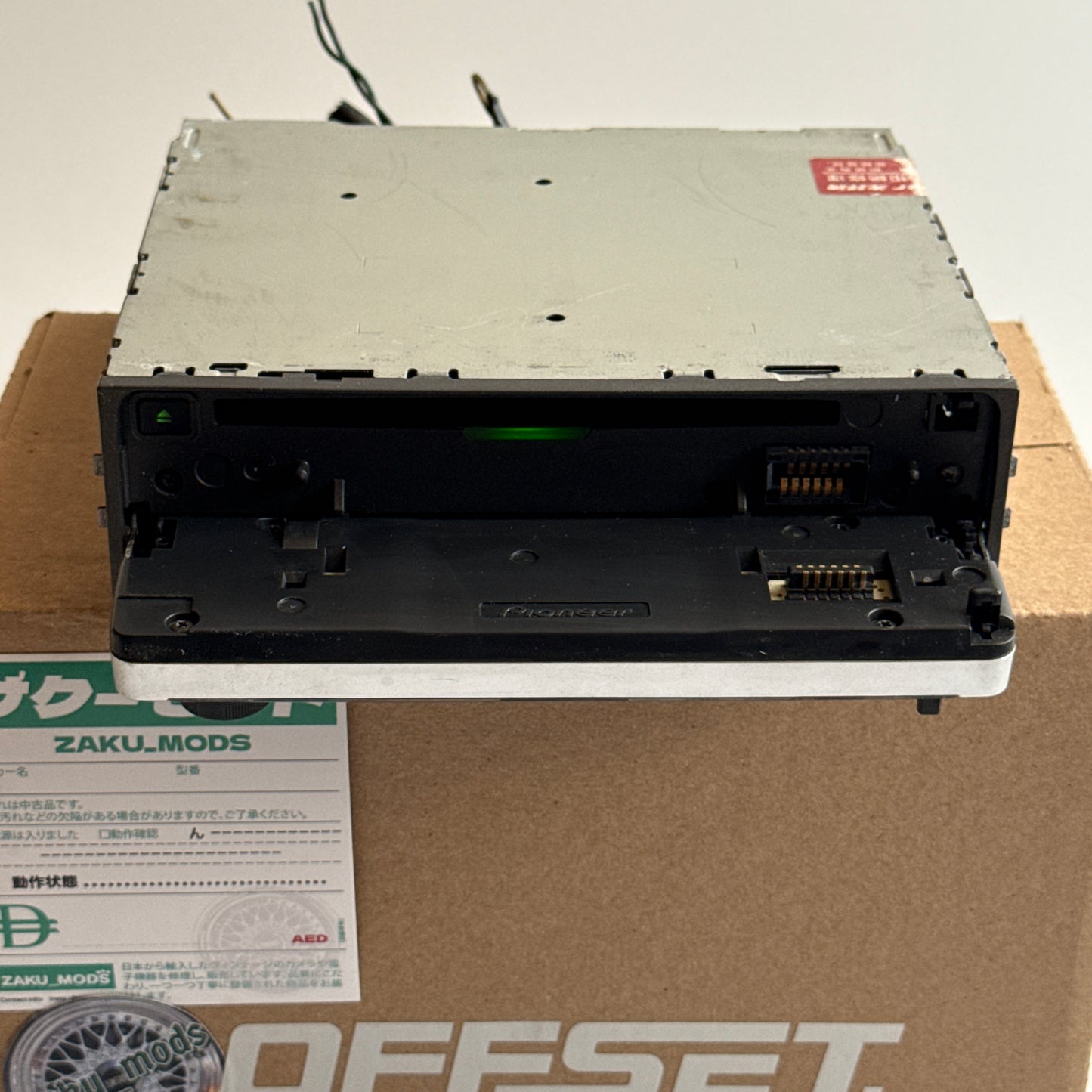 Pioneer Carrozzeria DVH-P7050 car radio